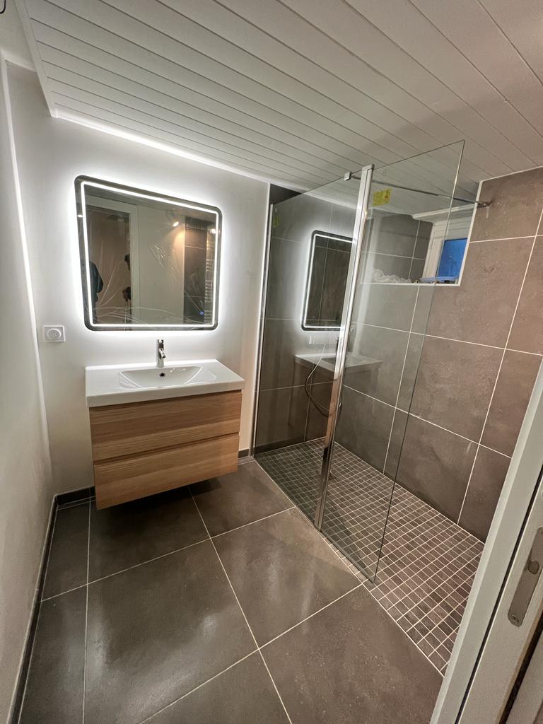 Éclairage LED salle de bain